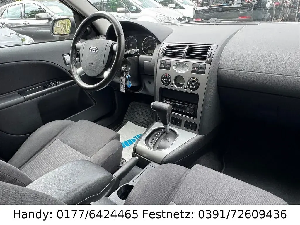 Używany Ford Mondeo Ghia 145 KM (106 kW) 2002 Srebrny Sedan/Limuzyna