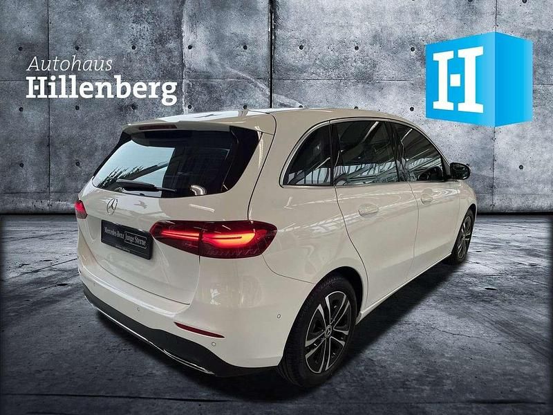 Gebraucht Mercedes B250 Progressive 224 PS (164 kW) 2024 Weiß Van / Kleinbus