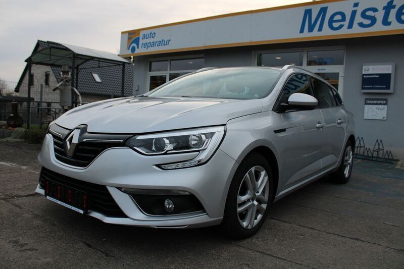 Grau Gebraucht 2017 Renault Mégane IV Experience Limousine | 8.975 € (Teuer) - Bild 1/4