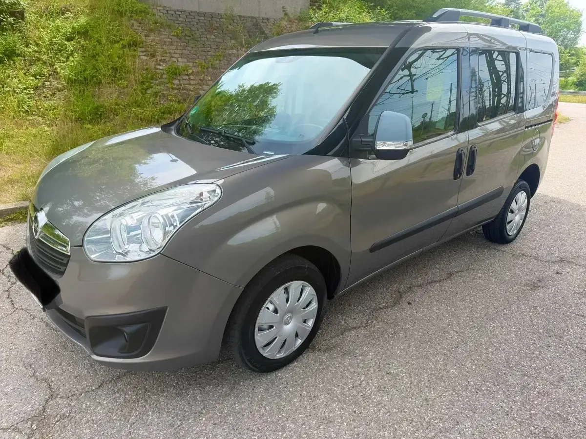 Gebraucht Opel Combo Edition 90 PS (66 kW) 2013 Grau Van / Kleinbus