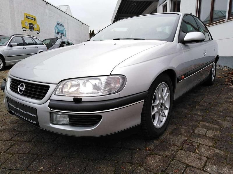 Silber Gebraucht 1999 Opel Omega Sport Limousine | 5.555 € (Teuer) - Bild 1/4
