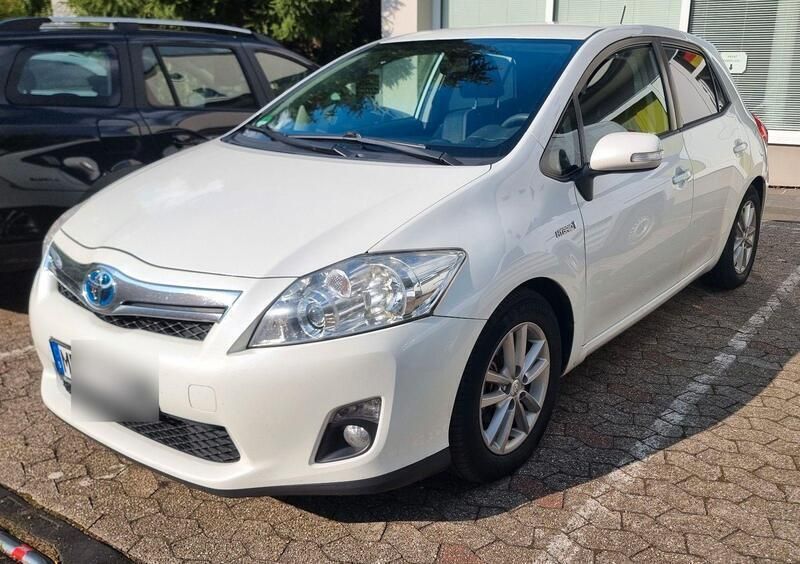 Weiß Gebraucht 2012 Toyota Auris Limousine | 4.999 € - Bild 1/4