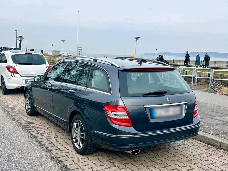 Gebraucht Mercedes C200 135 PS (99 kW) 2011 Grau Kombi