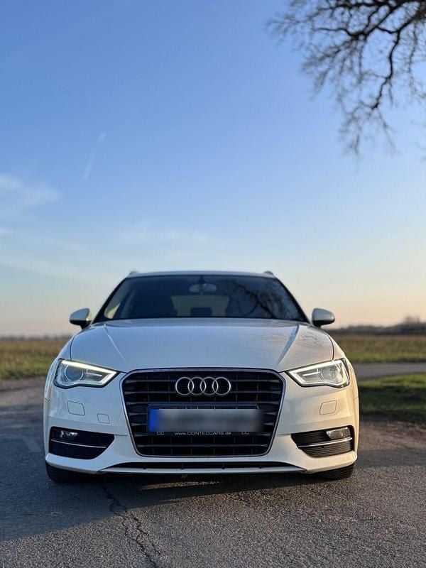Weiß Gebraucht 2013 Audi A3 Ambition Kombi | 6.999 € (Guter Preis) - Bild 1/4