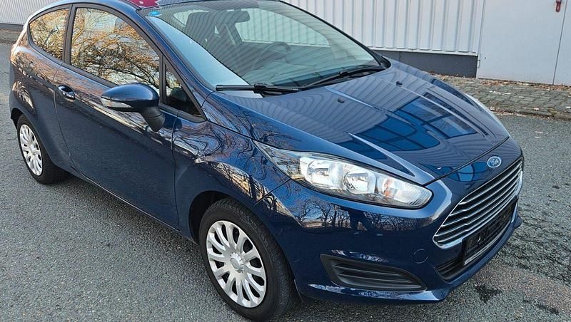 Gebraucht Ford Fiesta 60 PS (44 kW) 2014 Blau Kleinwagen