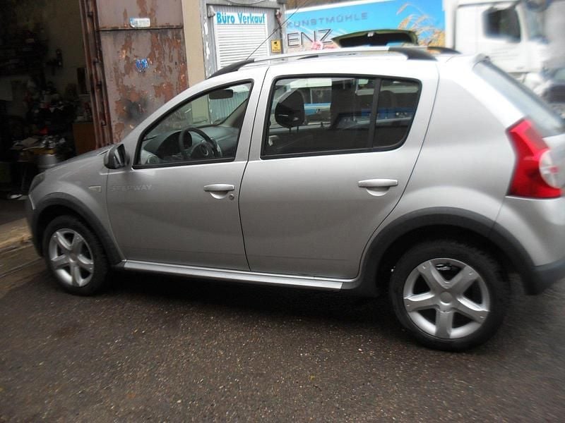 Gebraucht Dacia Sandero Stepway 88 PS (64 kW) 2010 Silber Kleinwagen