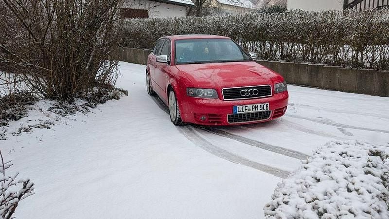 Rot Gebraucht 2003 Audi S4 Sport Kombi | 11.000 € (Fairer Preis) - Bild 1/4