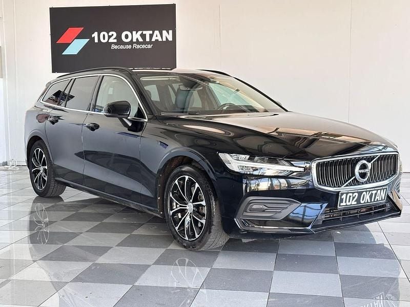 Schwarz Gebraucht 2021 Volvo V60 Momentum Kombi | 18.398 € (Fairer Preis) - Bild 1/4