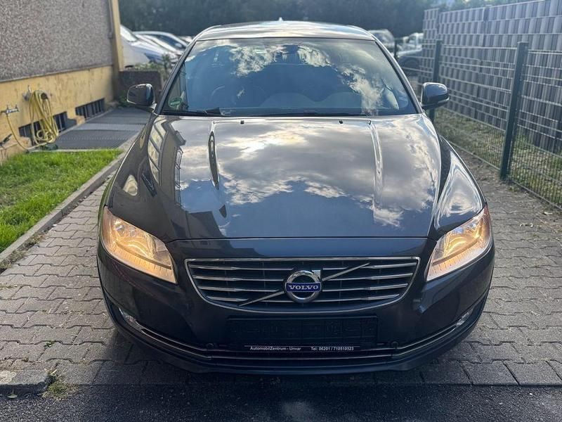 Gebraucht Volvo V70 Momentum 181 PS (133 kW) 2014 Savile grey Kombi