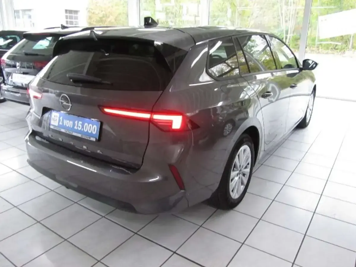 Gebraucht Opel Astra Edition 110 PS (80 kW) 2024 Vulkan grau metallic Kleinwagen