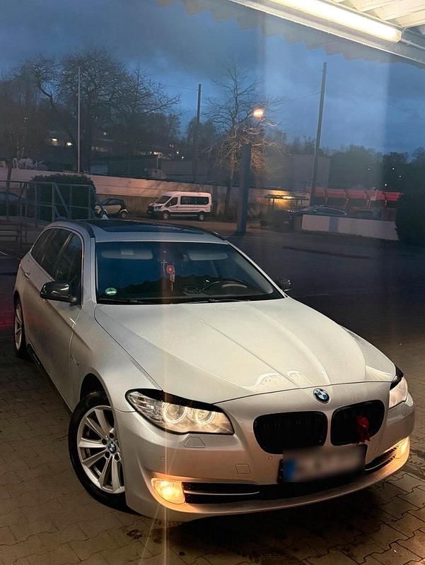 Gebraucht BMW 525 204 PS (150 kW) 2011 Grau Kombi