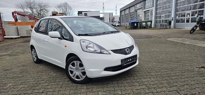 Weiß Gebraucht 2010 Honda Jazz Trend Kleinwagen | 2.990 € (Fairer Preis) - Bild 1/4