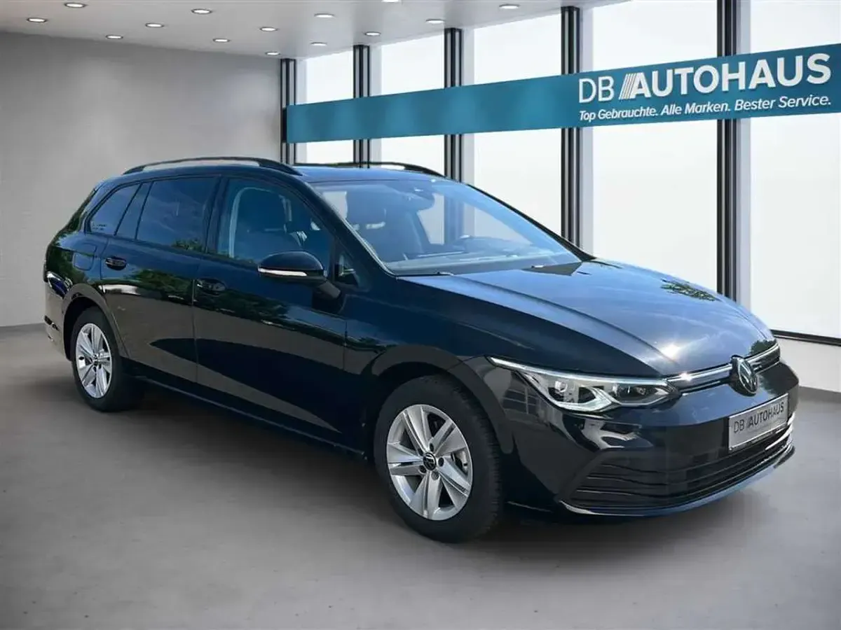 Gebraucht VW Golf VIII Life 150 PS (110 kW) 2024 Schwarz Kombi
