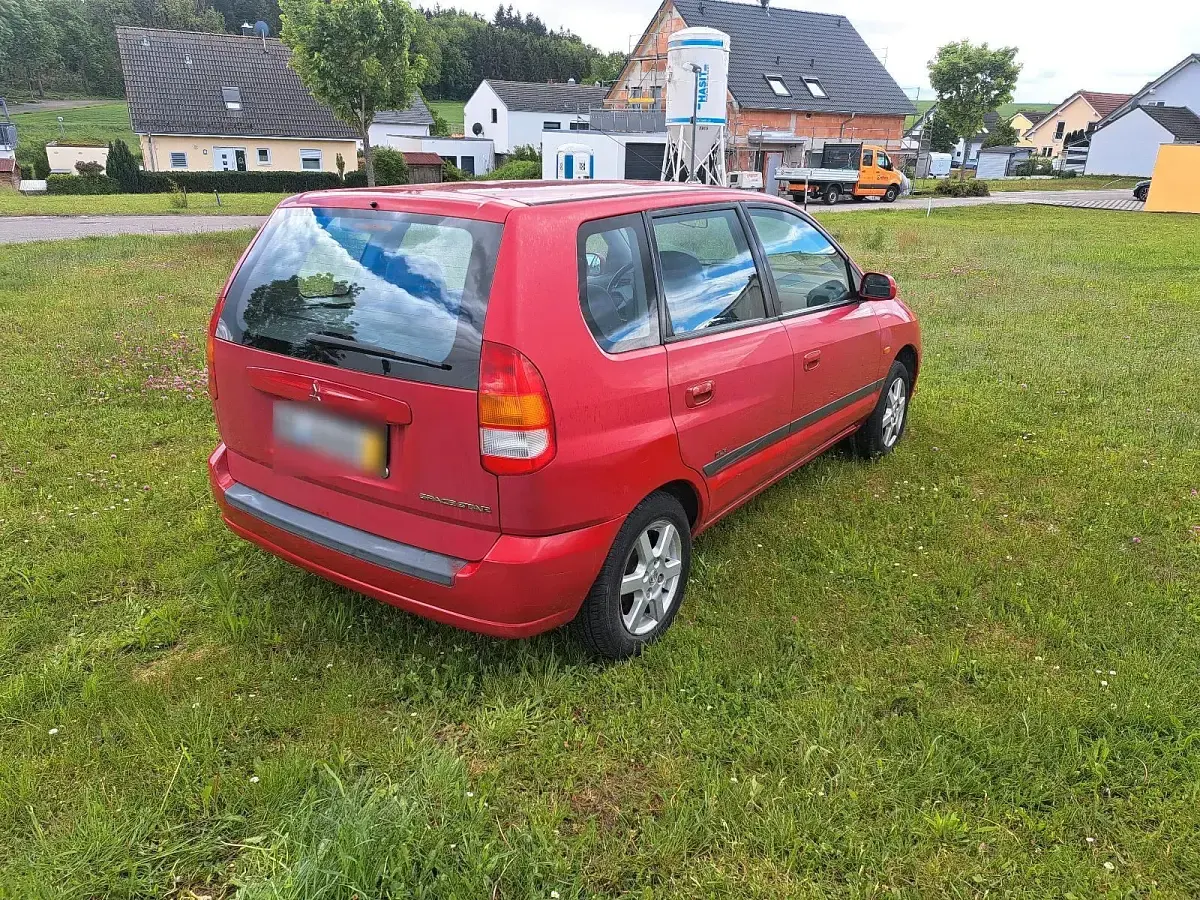 Gebraucht Mitsubishi Space Star 86 PS (63 kW) 1999 Rot Van / Kleinbus