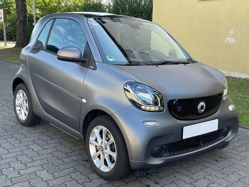 Gebraucht 2018 Smart ForTwo Electric Drive Passion Coupé | 7.990 € (Fairer Preis) - Bild 1/4