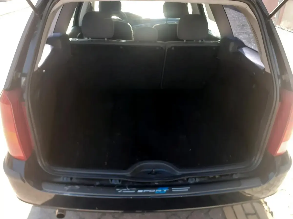 Second-hand Ford Focus 75 CP (55 kW) 2004 Albastru Break