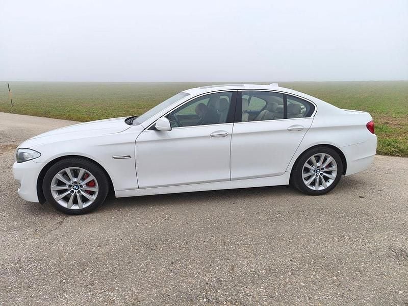 Gebraucht BMW 550 408 PS (300 kW) 2012 Weiß Limousine
