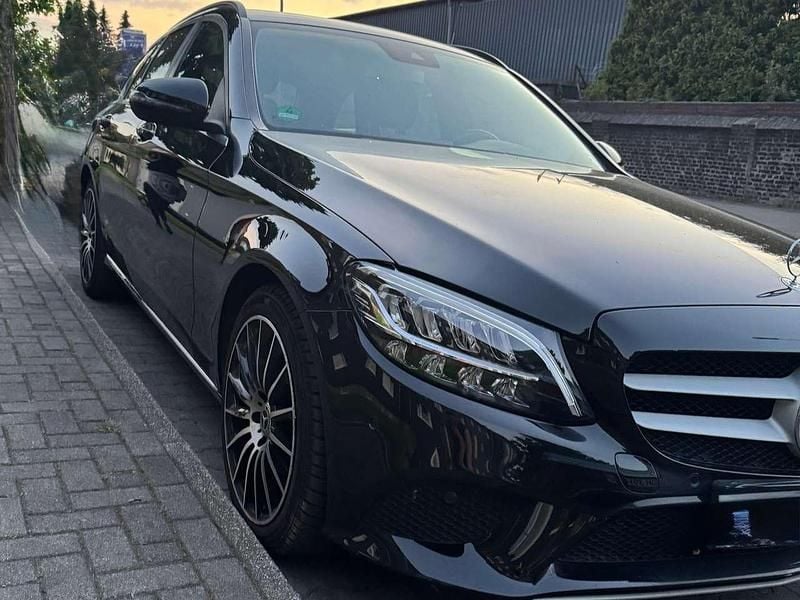Schwarz Gebraucht 2019 Mercedes C200 Avantgarde Kombi | 17.600 € (Fairer Preis) - Bild 1/4