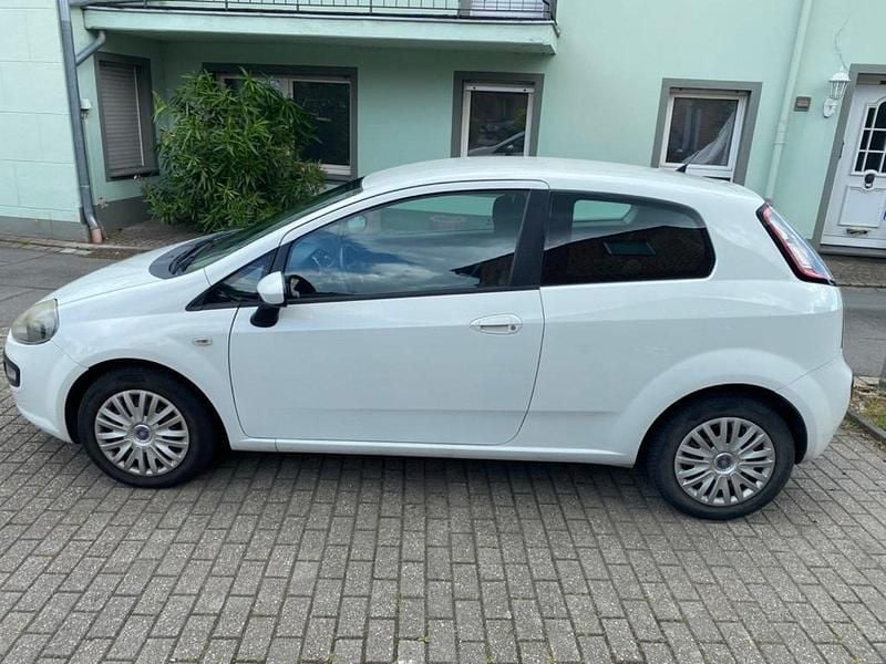 Gebraucht Fiat Punto 69 PS (50 kW) 2011 Weiß Kleinwagen