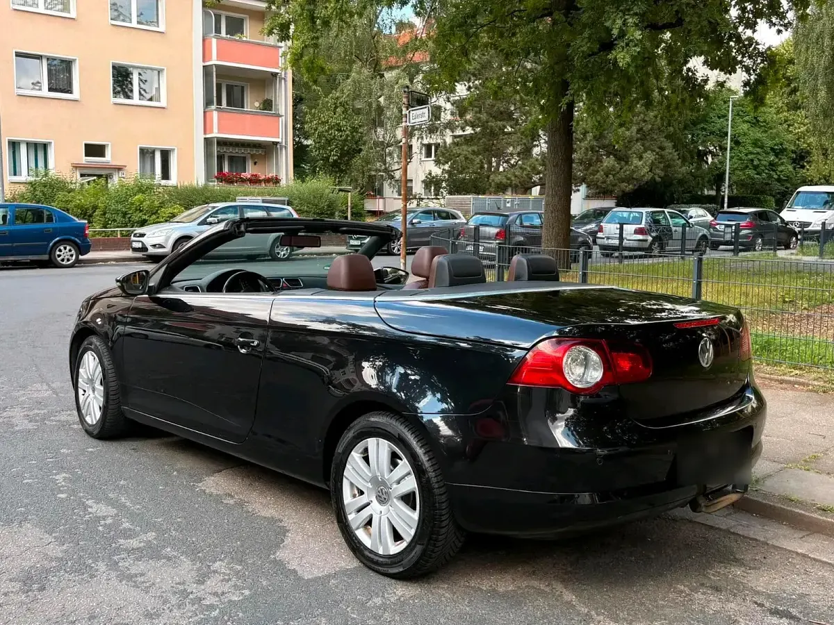 Gebraucht VW Eos 140 PS (102 kW) 2009 Schwarz Cabrio
