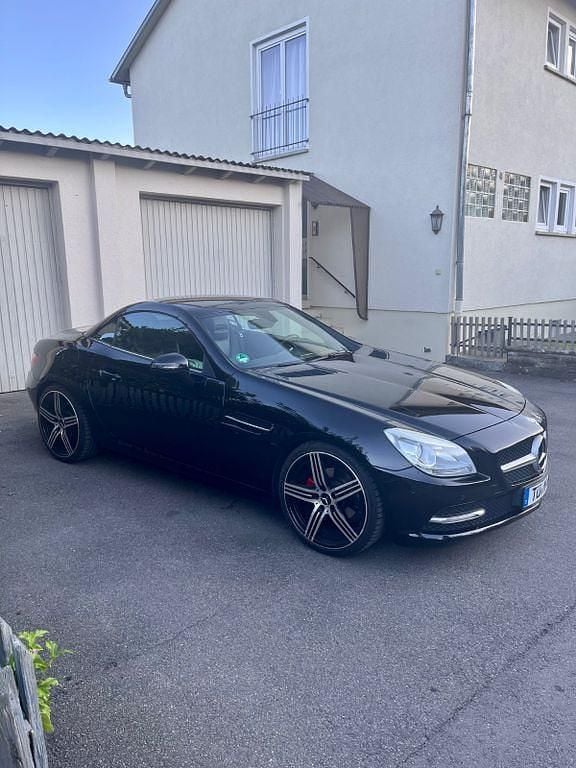 Schwarz Gebraucht 2011 Mercedes SLK200 Cabrio | 13.400 € (Etwas zu teuer) - Bild 1/4