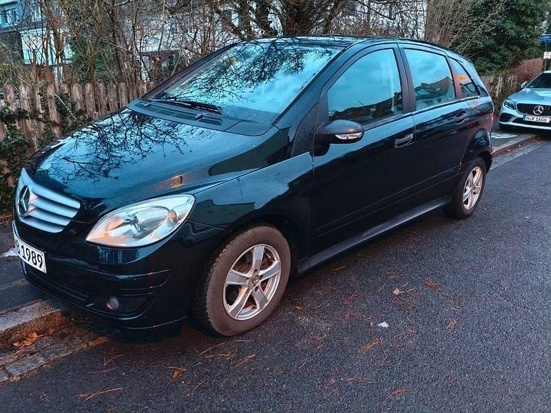 Schwarz Gebraucht 2006 Mercedes B150 Van / Kleinbus | 3.450 € (Fairer Preis) - Bild 1/4