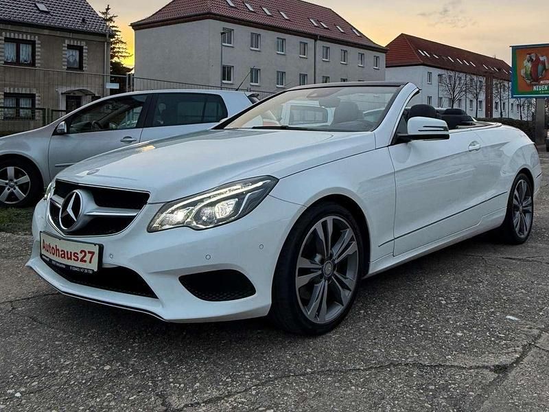 Gebraucht Mercedes E250 AMG 211 PS (155 kW) 2016 Polarweiß Cabrio