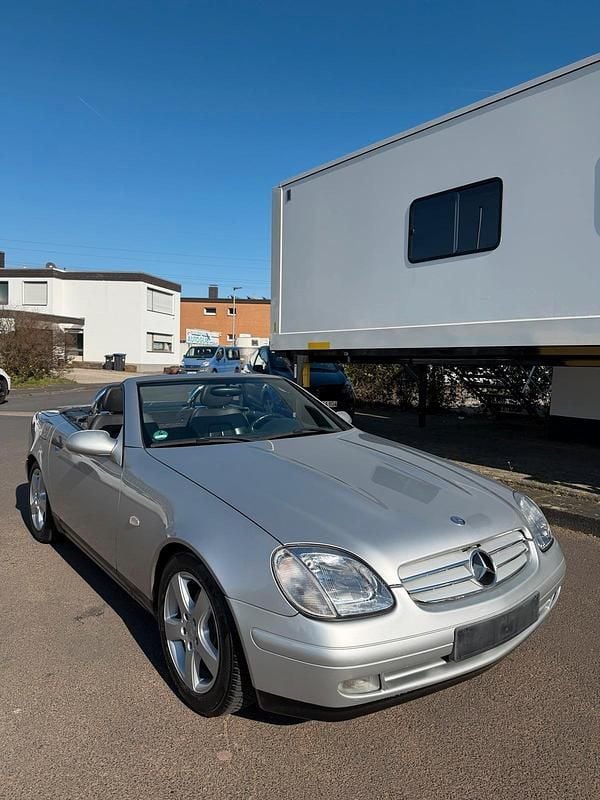 Gebraucht Mercedes SLK230 197 PS (144 kW) 1997 Silber Cabrio