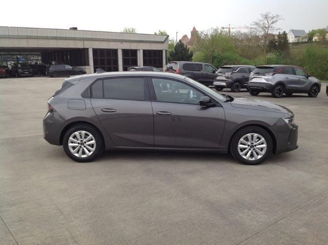 Gebraucht Opel Astra Enjoy 110 PS (80 kW) 2023 Grau (mondsteingrau) Limousine