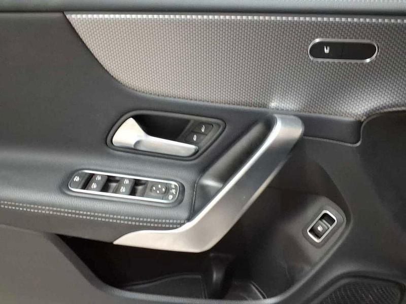 Gebraucht Mercedes CLA250e Progressive 160 PS (117 kW) 2022 Schwarz Limousine