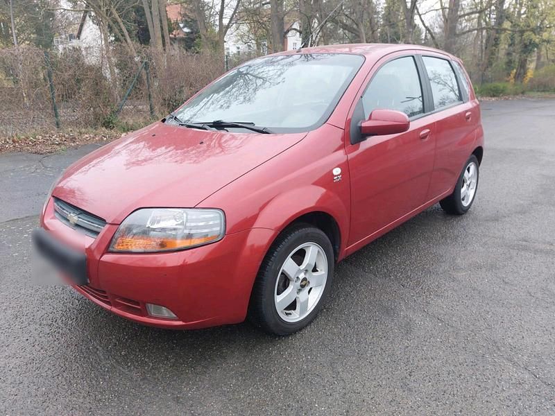 Gebraucht Chevrolet Kalos 100 PS (73 kW) 2007 Rot Limousine