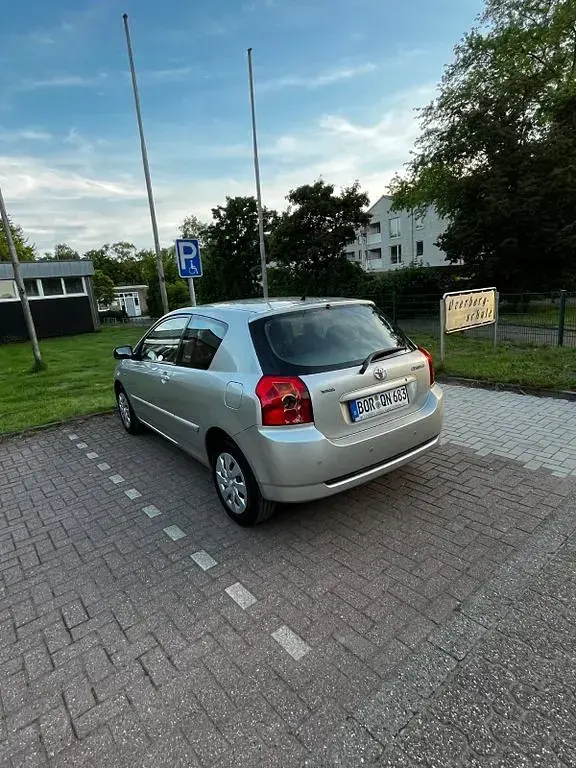 Gebraucht Toyota Corolla Luna 97 PS (71 kW) 2006 Silber Limousine
