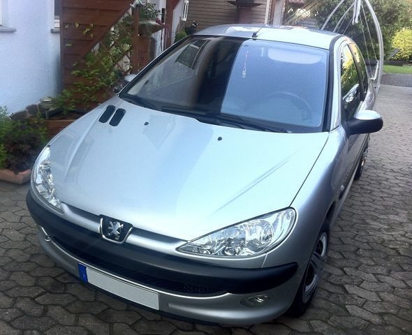 Gebraucht Peugeot 206 102 PS (75 kW) 2003 Silber Kleinwagen