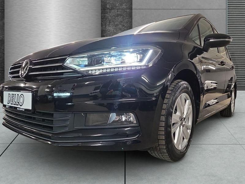 Gebraucht VW Touran Comfortline 150 PS (110 kW) 2022 Deep black perleffekt Van / Kleinbus