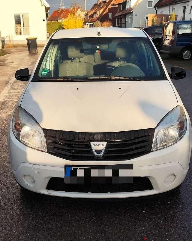 Gebraucht Dacia Sandero 75 PS (55 kW) 2009 Weiß Limousine