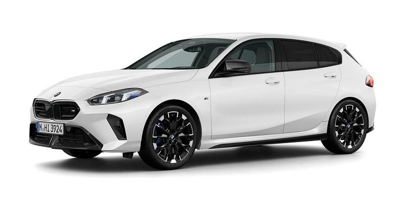 Weiß Gebraucht 2025 BMW M135 Shadowline Kleinwagen | 43.094 € (Fairer Preis) - Bild 1/4