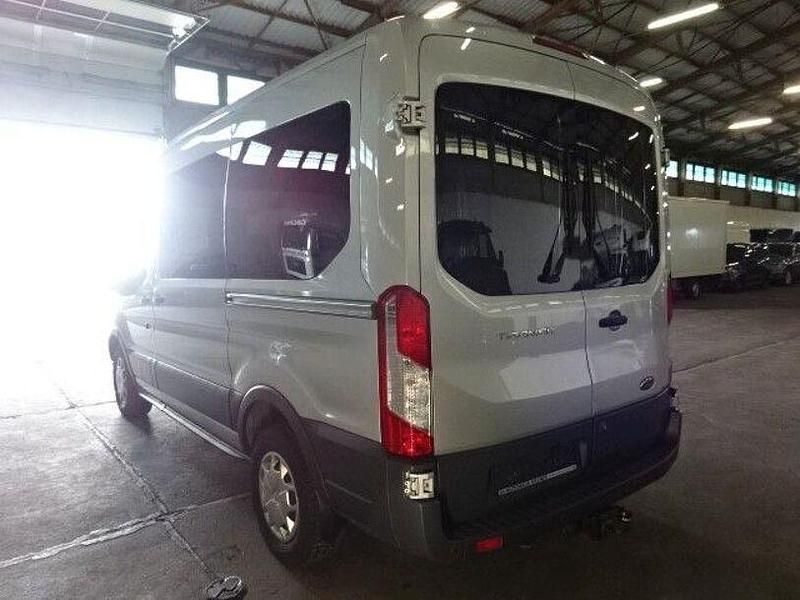 Gebraucht Ford Transit Trend 131 PS (96 kW) 2018 Silber Kombi