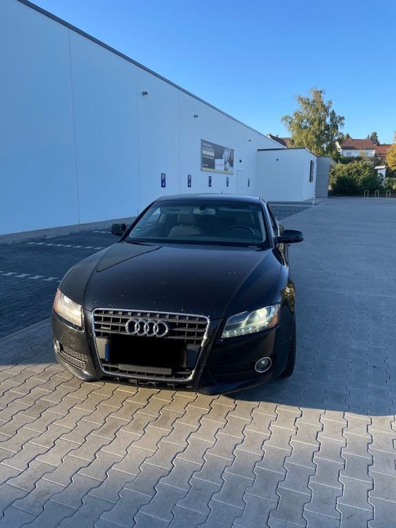 Schwarz Gebraucht 2010 Audi A5 Ambiente Coupé | 7.999 € (Fairer Preis) - Bild 1/4