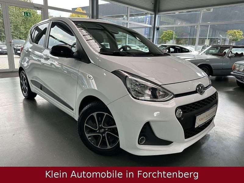 Weiß Gebraucht 2018 Hyundai i10 Passion Kleinwagen | 8.490 € (Fairer Preis) - Bild 1/4