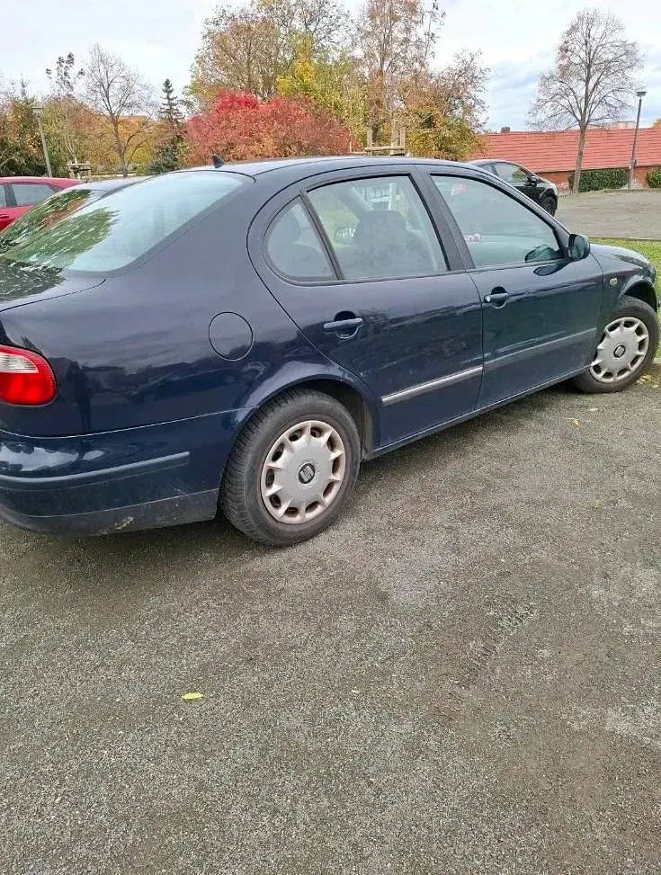 Gebraucht Seat Toledo 101 PS (74 kW) 1999 Blau Limousine