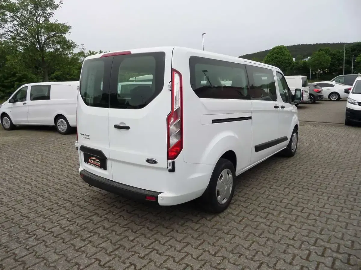 Gebraucht Ford Tourneo 131 PS (96 kW) 2019 Frostweiß Kombi