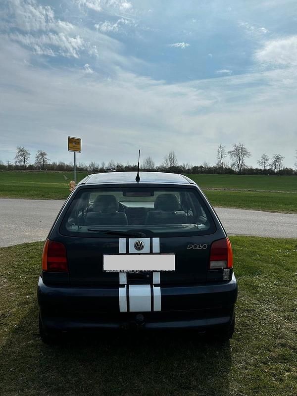 Usata VW Polo 50 CV (36 kW) 1997 Blu Utilitaria