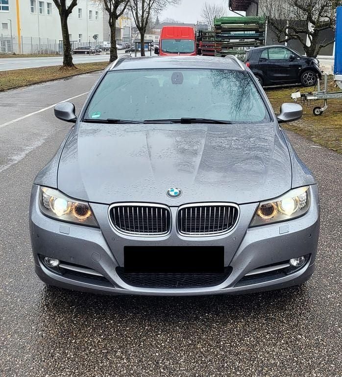 Gebraucht BMW 320 Lifestyle 184 PS (135 kW) 2011 Grau Kombi