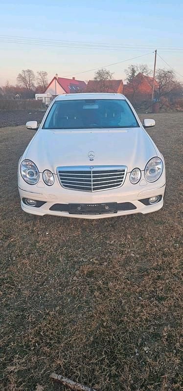 Gebraucht Mercedes E500 AMG 306 PS (225 kW) 2007 Weiß Limousine