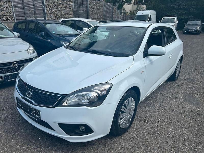 Weiß Gebraucht 2012 Kia ProCeed Vision Kleinwagen | 5.500 € (Fairer Preis) - Bild 1/4