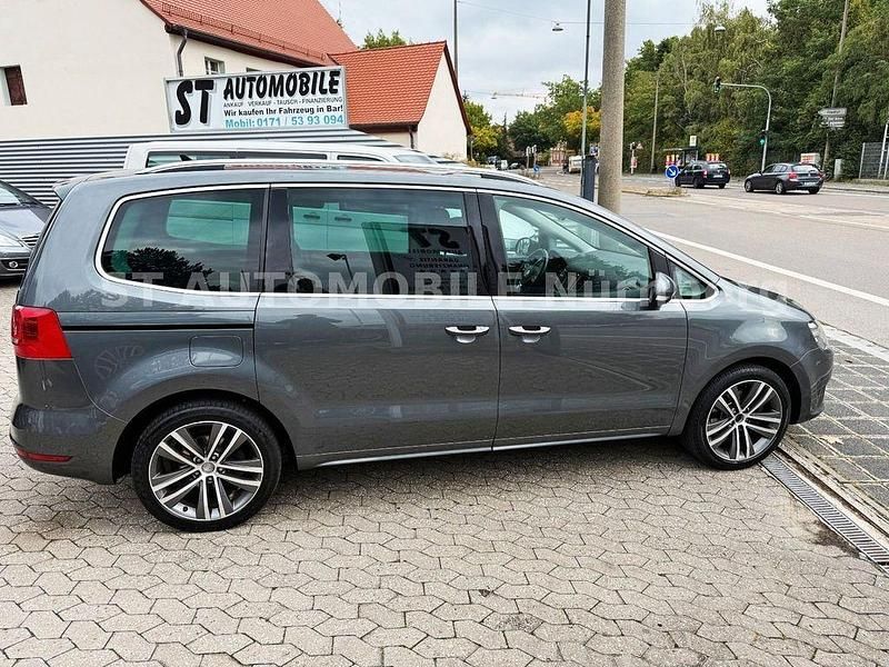 Gebraucht VW Sharan Highline 177 PS (130 kW) 2014 Grau Van / Kleinbus