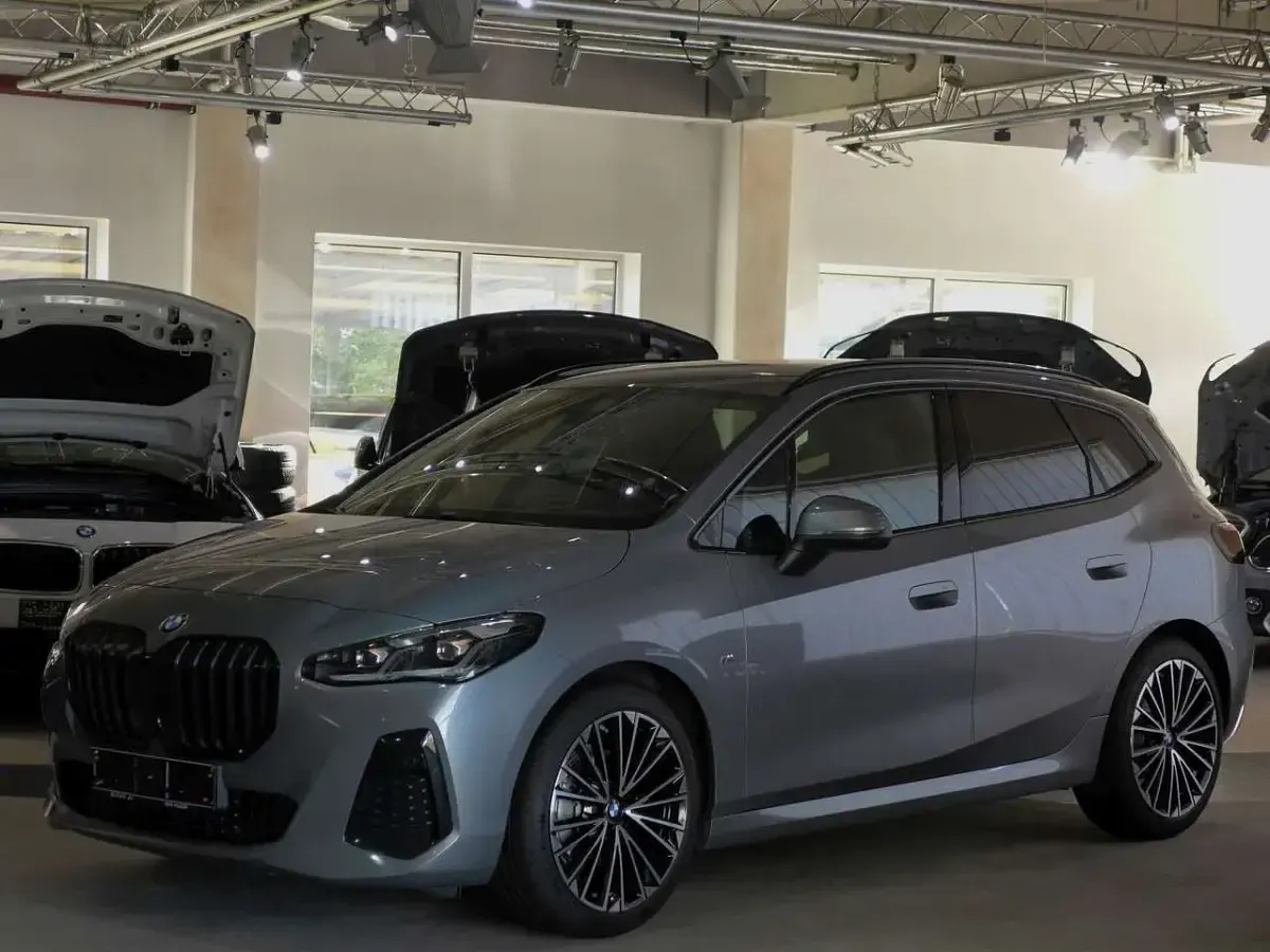 Gebraucht BMW 218 M Sport 136 PS (100 kW) 2024 Skyscraper grau metallic Coupé