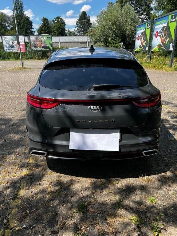 Silber Gebraucht 2019 Kia ProCeed GT-Line Kleinwagen | 17.850 € (Fairer Preis) - Bild 1/4