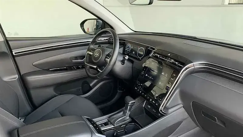 Gebraucht Hyundai Tucson 150 PS (110 kW) 2023 Grau / darknight / metallic SUV