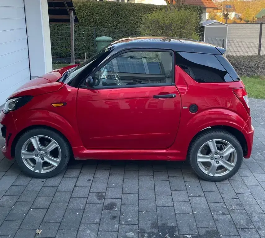 Käytetty Ligier JS50 2023 Punainen Viistoperä